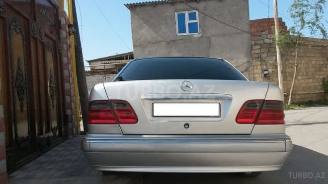 Mercedes E 240 2001, 177,000 km - 2.6 l - Bakı