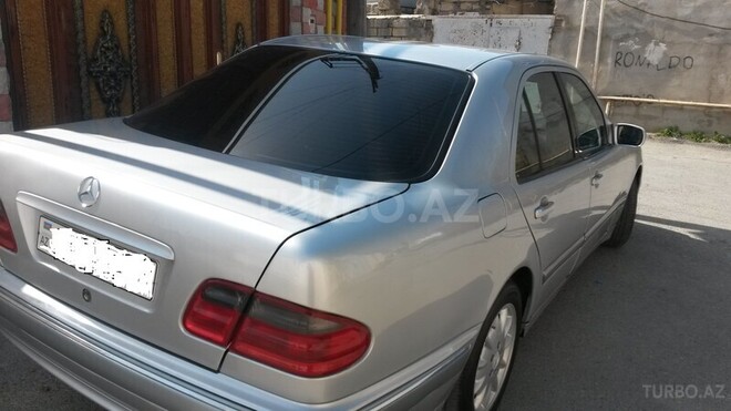 Mercedes E 240 2001, 177,000 km - 2.6 l - Bakı