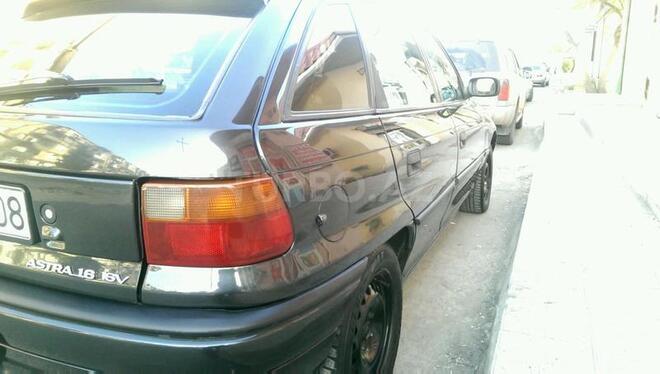 Opel Astra 1997, 304,000 km - 1.6 l - Bakı