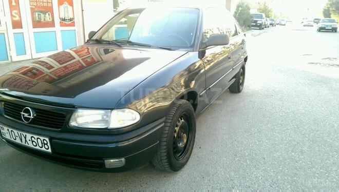 Opel Astra 1997, 304,000 km - 1.6 l - Bakı