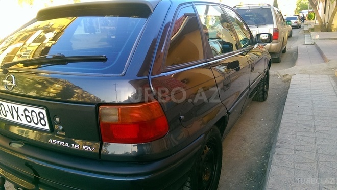 Opel Astra 1997, 304,000 km - 1.6 l - Bakı