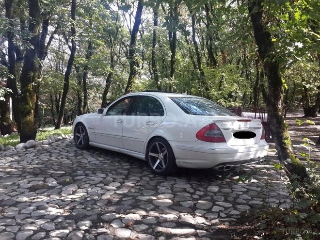 Mercedes E 350 2006, 184,000 km - 3.5 l - Bakı
