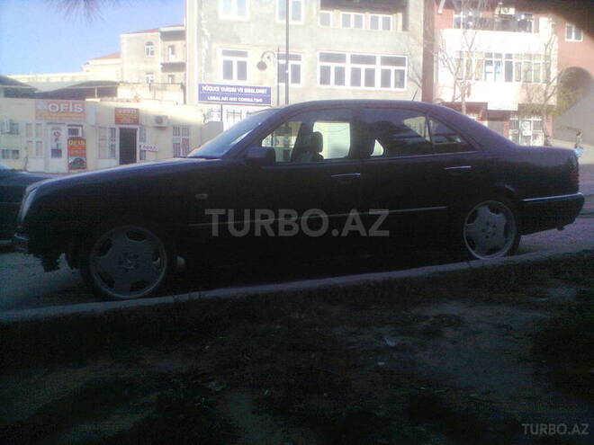 Mercedes E 220 1997, 300,000 km - 2.2 l - Bakı