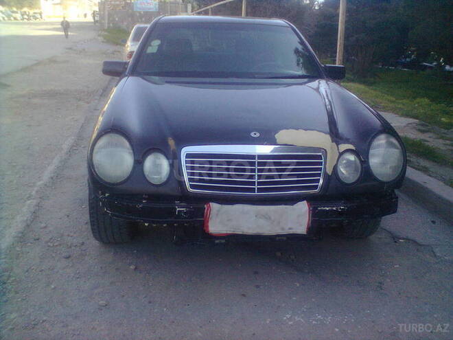 Mercedes E 220 1997, 300,000 km - 2.2 l - Bakı