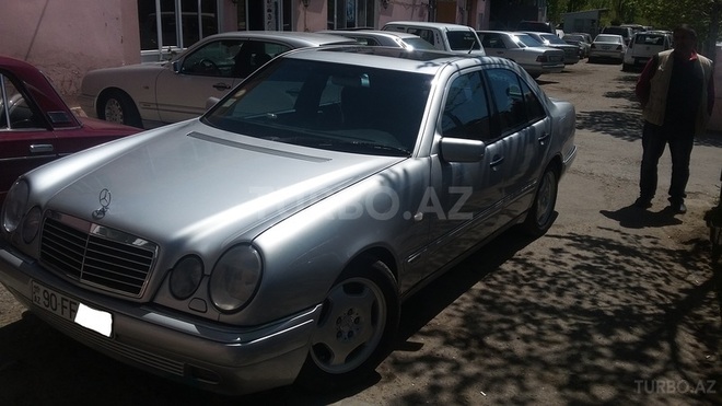 Mercedes E 240 1998, 240,000 km - 2.4 l - Bakı