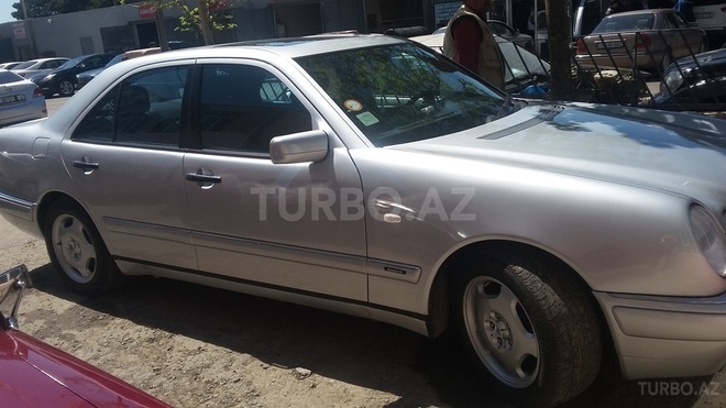Mercedes E 240 1998, 240,000 km - 2.4 l - Bakı