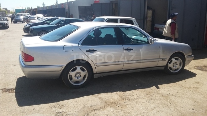 Mercedes E 240 1998, 240,000 km - 2.4 l - Bakı