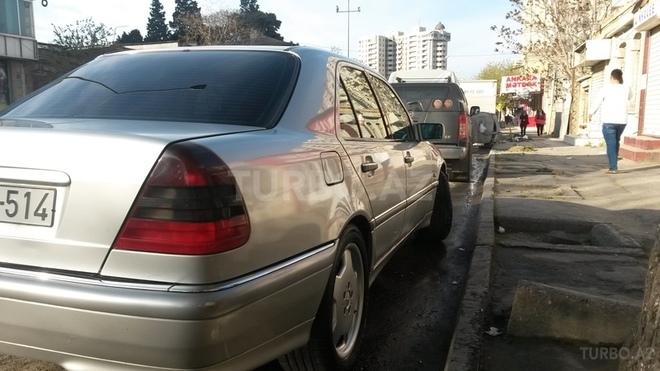 Mercedes C 180 1998, 320,000 km - 1.8 l - Bakı