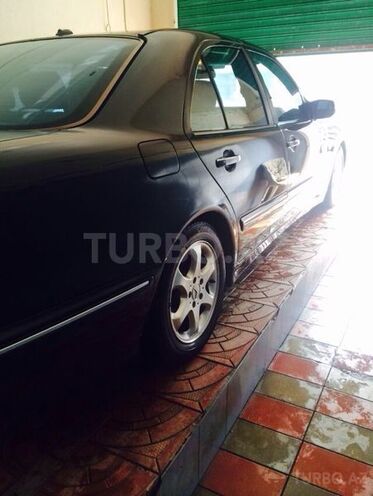 Mercedes E 320 2001, 245,000 km - 3.2 l - Sumqayıt