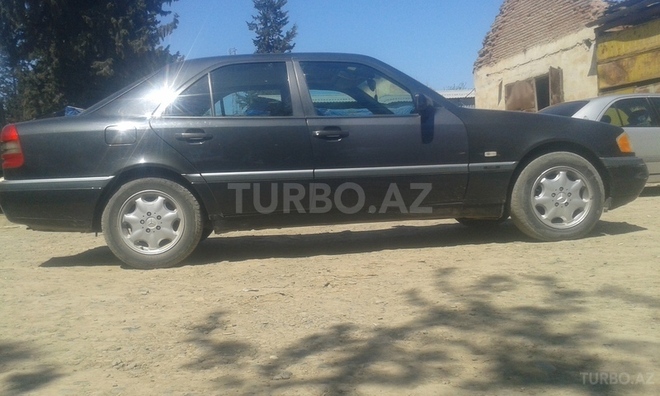 Mercedes C 220 1996, 264,400 km - 2.2 л - Biləsuvar