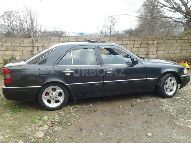Mercedes C 220 1994, 341,868 km - 2.2 l - Astara