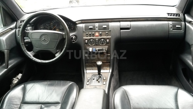 Mercedes E 230 1996, 223,456 km - 2.3 l - Bakı