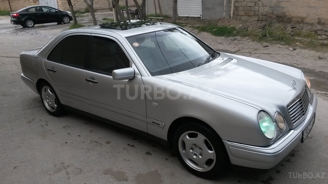 Mercedes E 230 1996, 223,456 km - 2.3 l - Bakı