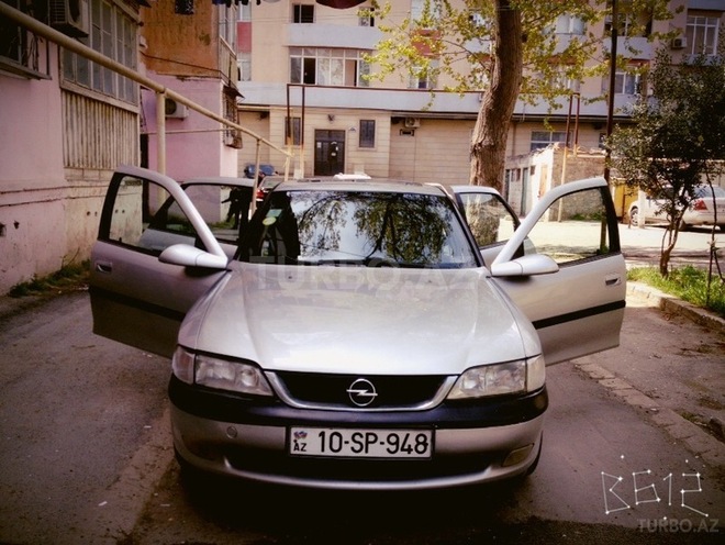 Opel Vectra 1997, 300,000 km - 2.0 l - Bakı