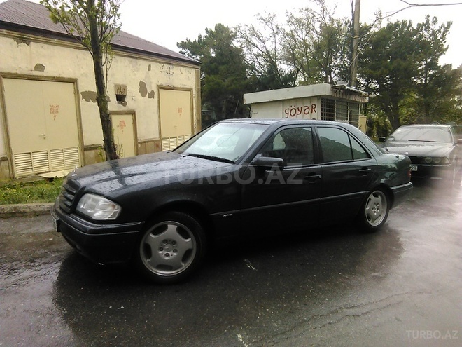 Mercedes C 220 1993, 298,000 km - 2.2 l - Bakı