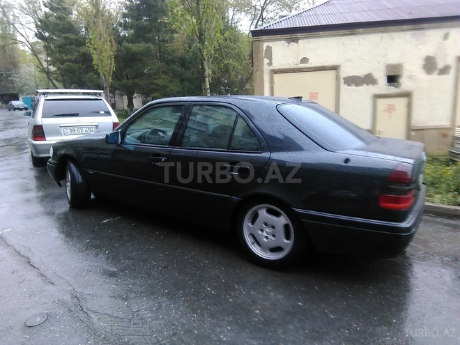 Mercedes C 220 1993, 298,000 km - 2.2 l - Bakı
