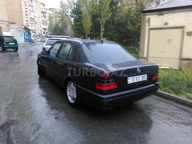 Mercedes C 220 1993, 298,000 km - 2.2 l - Bakı