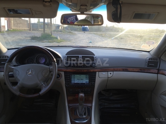 Mercedes E 320 2003, 199,000 km - 3.2 l - Bakı