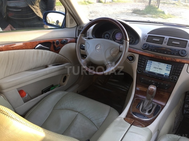 Mercedes E 320 2003, 199,000 km - 3.2 l - Bakı