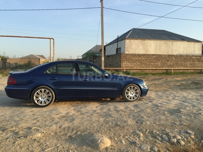 Mercedes E 320 2003, 199,000 km - 3.2 l - Bakı