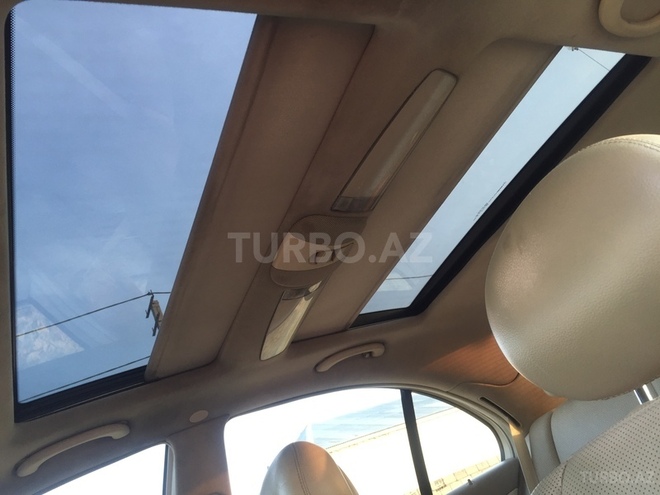 Mercedes E 320 2003, 199,000 km - 3.2 l - Bakı