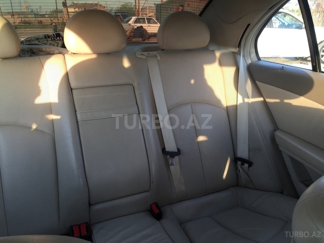 Mercedes E 320 2003, 199,000 km - 3.2 l - Bakı