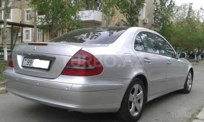Mercedes E 270 2002, 200,000 km - 2.7 l - Bakı