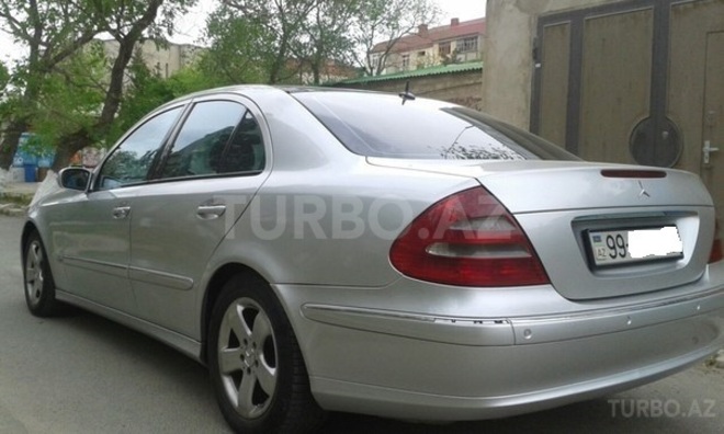 Mercedes E 270 2002, 200,000 km - 2.7 l - Bakı