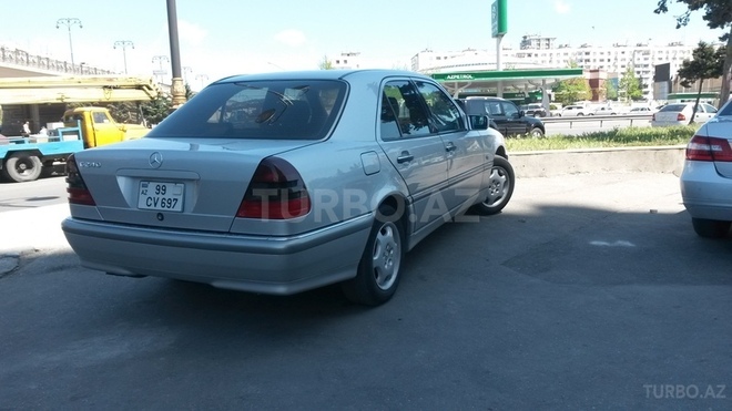 Mercedes C 240 2000, 144,000 km - 2.4 l - Bakı