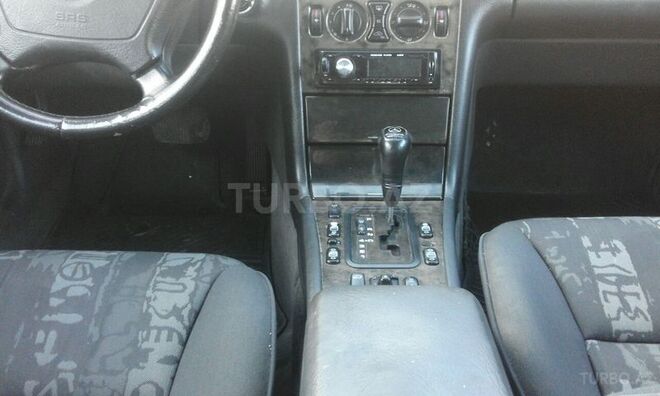Mercedes E 220 1997, 280,000 km - 2.2 л - Bakı