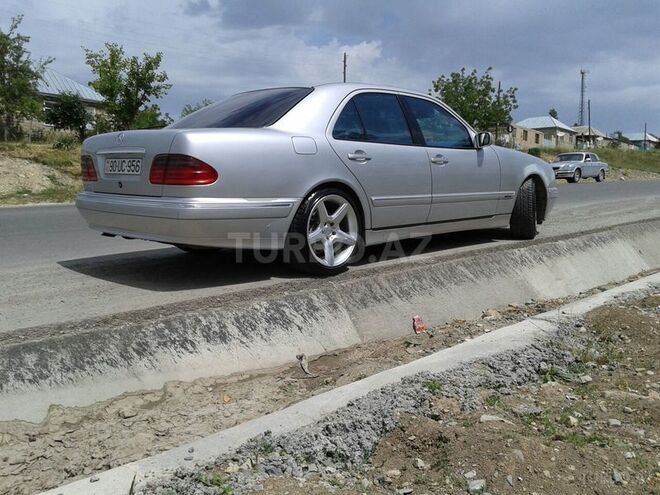 Mercedes E 200 2000, 220,000 km - 2.0 l - Bakı