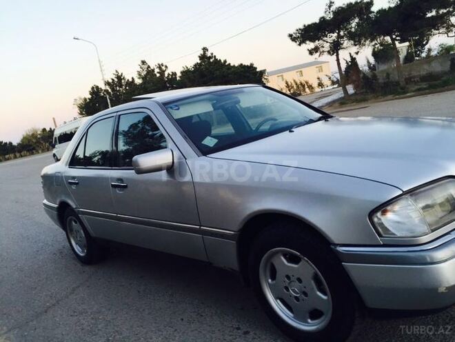 Mercedes C 220 1995, 234,000 km - 2.2 l - Sumqayıt