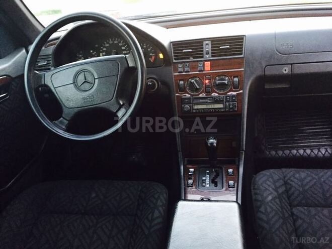 Mercedes C 220 1995, 234,000 km - 2.2 l - Sumqayıt