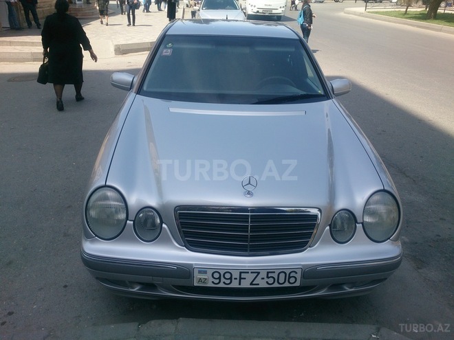 Mercedes E 220 2000, 193,672 km - 2.2 l - Bakı