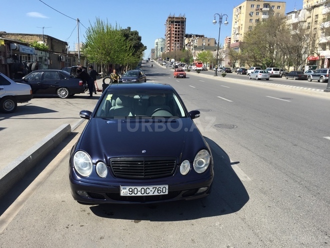 Mercedes E 220 2002, 215,000 km - 2.2 l - Bakı