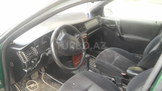 Opel Vectra 1996, 259,764 km - 2.0 l - Yevlax
