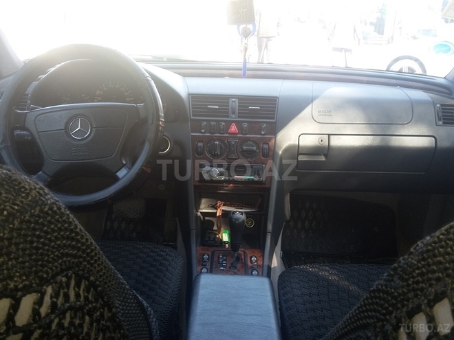 Mercedes C 220 1999, 219,000 km - 2.2 л - Sumqayıt