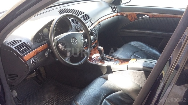 Mercedes E 220 2003, 267,000 km - 2.2 л - Bakı