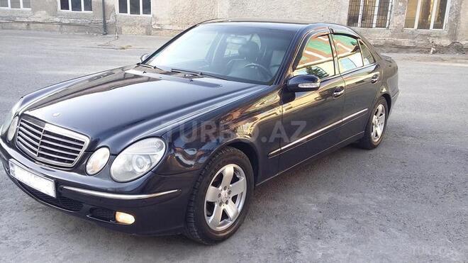 Mercedes E 220 2003, 267,000 km - 2.2 л - Bakı