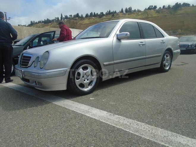 Mercedes E 320 2000, 199,000 km - 3.2 l - Bakı