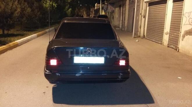 Mercedes E 250 1995, 427,000 km - 2.5 l - Bakı