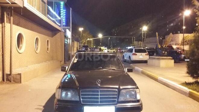 Mercedes E 250 1995, 427,000 km - 2.5 l - Bakı