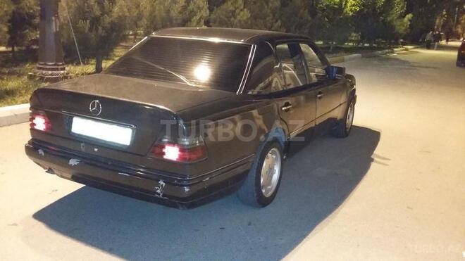 Mercedes E 250 1995, 427,000 km - 2.5 l - Bakı