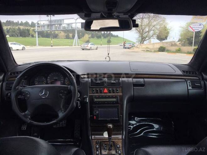 Mercedes E 320 2000, 220,000 km - 3.2 l - Bakı