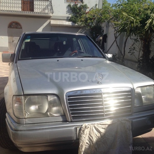 Mercedes E 280 1993, 260,000 km - 2.8 л - Bakı