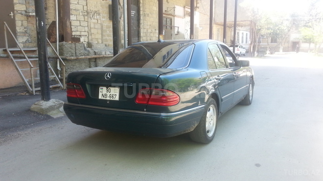 Mercedes E 230 1995, 240,000 km - 2.3 l - Sumqayıt