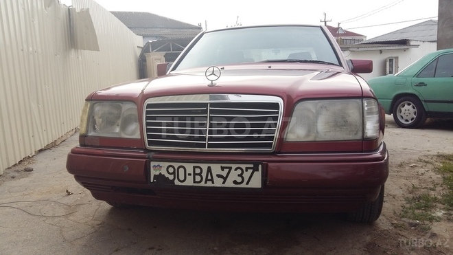 Mercedes E 220 1995, 183,000 km - 2.2 l - Bakı