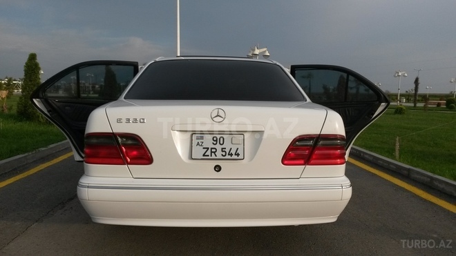 Mercedes E 320 2001, 134,000 km - 3.2 л - Ağsu