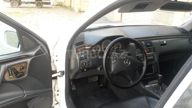 Mercedes E 320 2001, 134,000 km - 3.2 л - Ağsu
