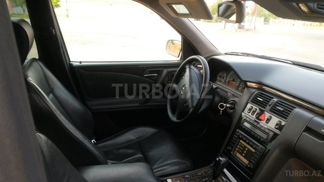 Mercedes E 320 2000, 150,000 km - 3.2 л - Kürdəmir